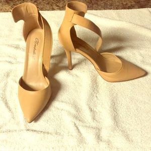 Tan heels ALL MUST GO !!!